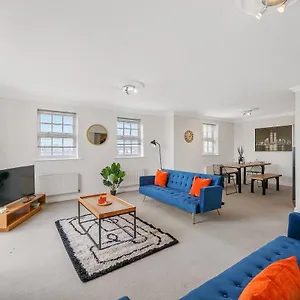 Stylish Duplex Penthouse York